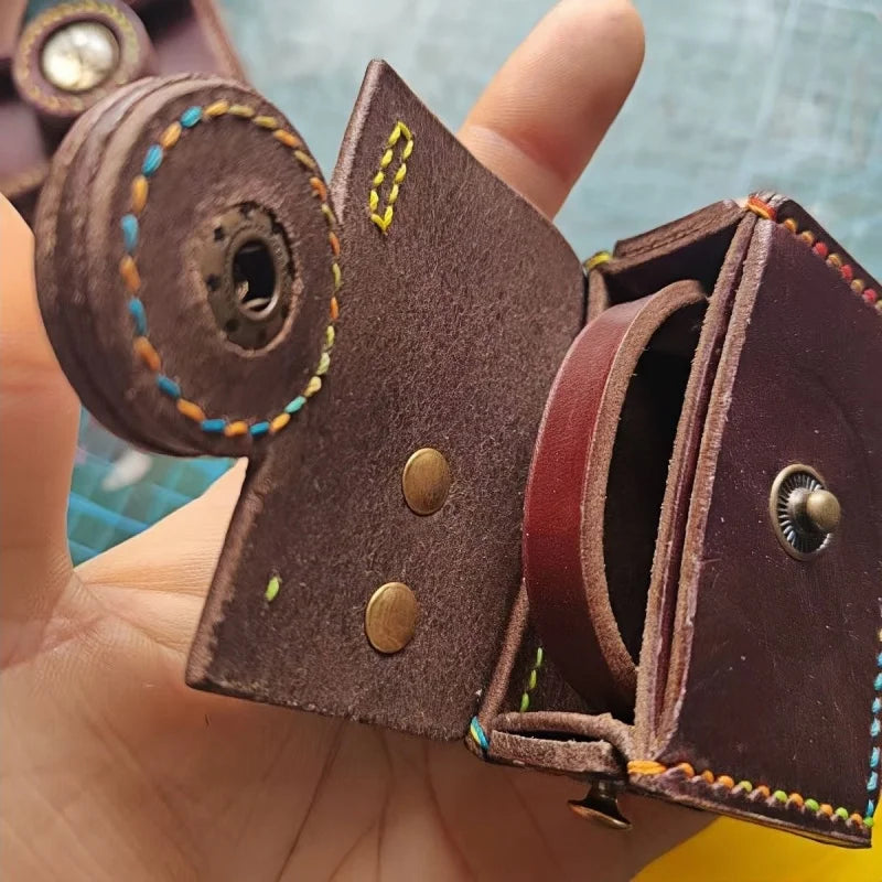 Vintage Camera Leather Bag Charm – Handmade Full-Grain Leather Mini Case | Retro Keychain & Lipstick Holder | Artistic Gift for Collectors