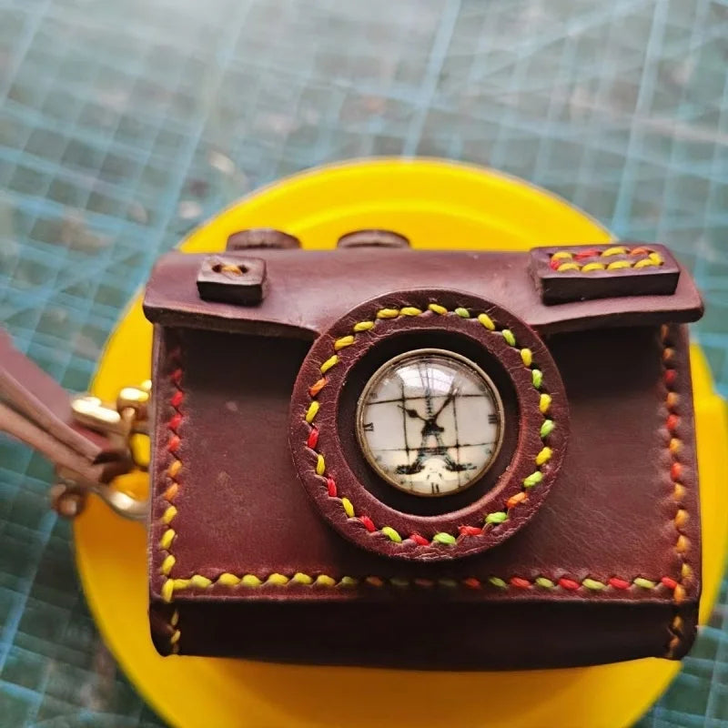 Vintage Camera Leather Bag Charm – Handmade Full-Grain Leather Mini Case | Retro Keychain & Lipstick Holder | Artistic Gift for Collectors
