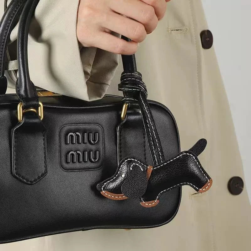 Handmade Leather Dachshund Dog Bag Charm – Premium Sheepskin Handbag Pendant & Keychain | Minimalist Boutique Accessory for Women’s Tote, Purse & Backpack