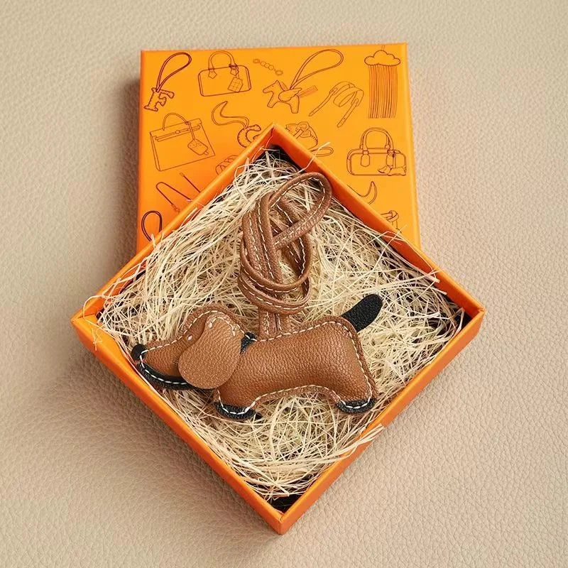 Handmade Leather Dachshund Dog Bag Charm – Premium Sheepskin Handbag Pendant & Keychain | Minimalist Boutique Accessory for Women’s Tote, Purse & Backpack