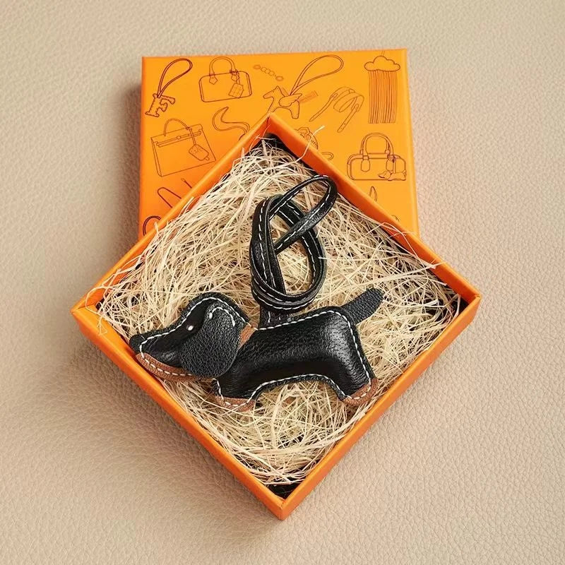 Handmade Leather Dachshund Dog Bag Charm – Premium Sheepskin Handbag Pendant & Keychain | Minimalist Boutique Accessory for Women’s Tote, Purse & Backpack