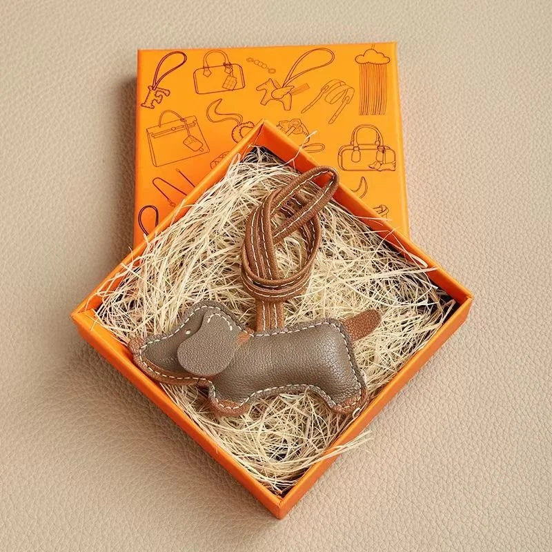 Handmade Leather Dachshund Dog Bag Charm – Premium Sheepskin Handbag Pendant & Keychain | Minimalist Boutique Accessory for Women’s Tote, Purse & Backpack