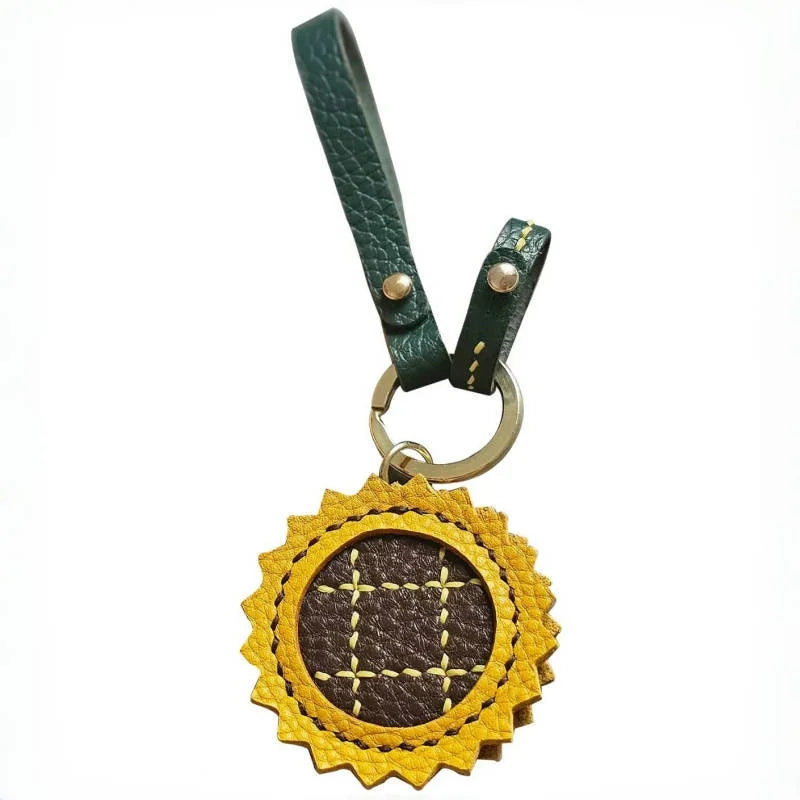 Sunflower Leather Bag Charm – Handmade Full-Grain Cowhide Pendant | Cute Sunflower Keychain | Creative Handcrafted Gift for Couples & Women