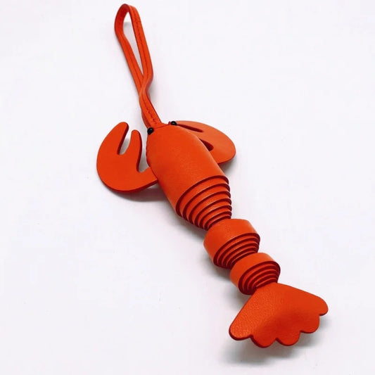 Dije de piel de langosta para bolso – Colgante de piel de oveja hecho a mano en tres colores | Llavero de inspiración náutica para bolsos y coches | Accesorio marino divertido