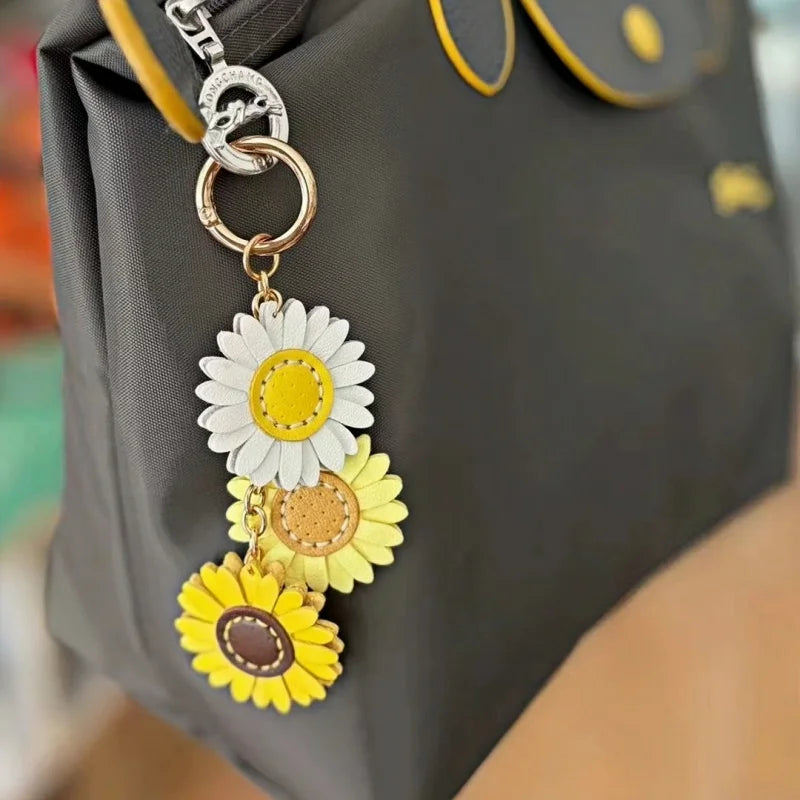 Handmade Leather Daisy Sunflower Bag Charm – Triple Floral Keychain & Handbag Pendant | White, Yellow & Brown Leather Flowers | Elegant Women’s Gift Accessory