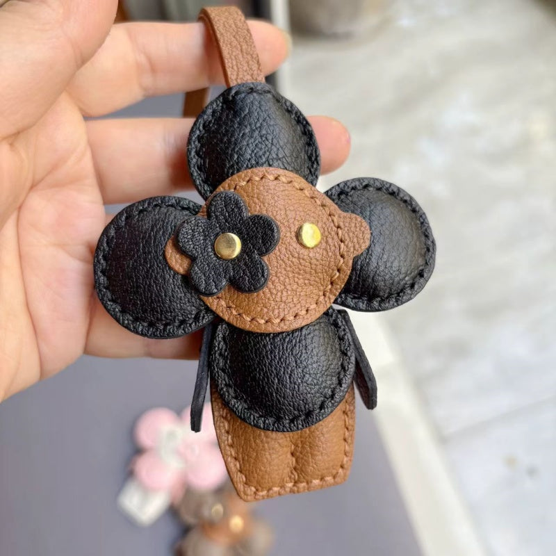 Handmade Sunflower Doll Leather Bag Charm – Full-Grain Leather Handbag Pendant & Keychain | Cute Floral Accessory for Women’s Tote, Purse & Keys | Artisan Crafted