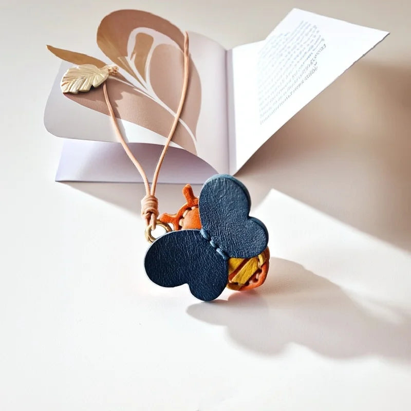 Bee & Honey Pot Leather Bag Charm – Handmade Full-Grain Cowhide Pendant | Cute Insect-Inspired Keychain | Creative Accessory for Handbags & Keys