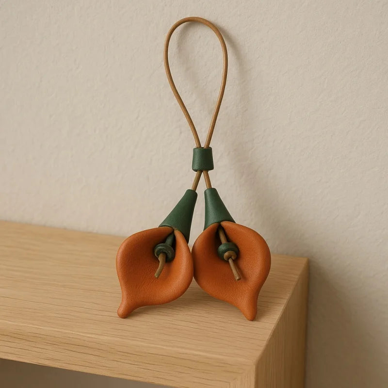 Elegant Calla Lily Leather Bag Charm – Handmade Full-Grain Cowhide Pendant | Artistic Flower-Inspired Keychain | Luxury Accessory for Handbags