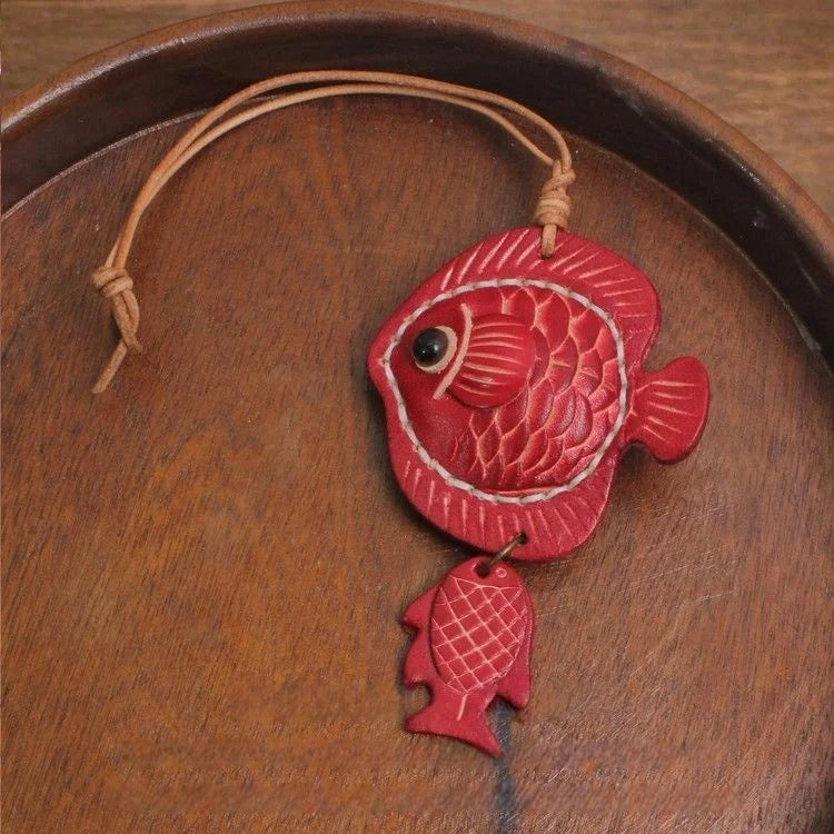Lucky Fish Leather Bag Charm – Handmade Full-Grain Leather Pendant | Symbol of Joy & Prosperity | Retro DIY Accessory for Bags & Keys