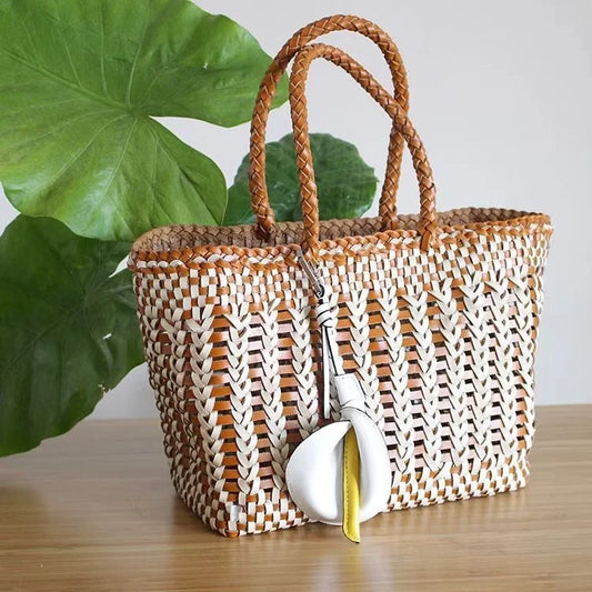 Dije para bolso de piel de cala – Llavero floral de piel auténtica hecho a mano | Elegante accesorio para bolso | Regalo único para mujer