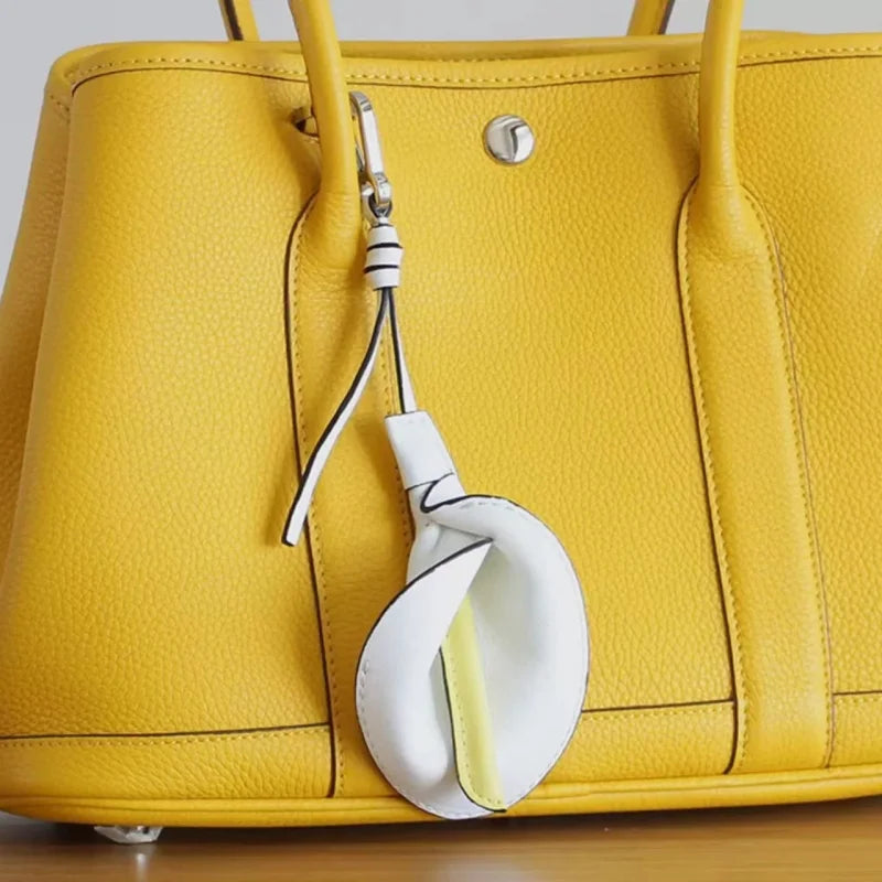 Calla Lily Leather Bag Charm – Handmade Genuine Leather Floral Keychain | Elegant Purse Accessory | Unique Gift for Women