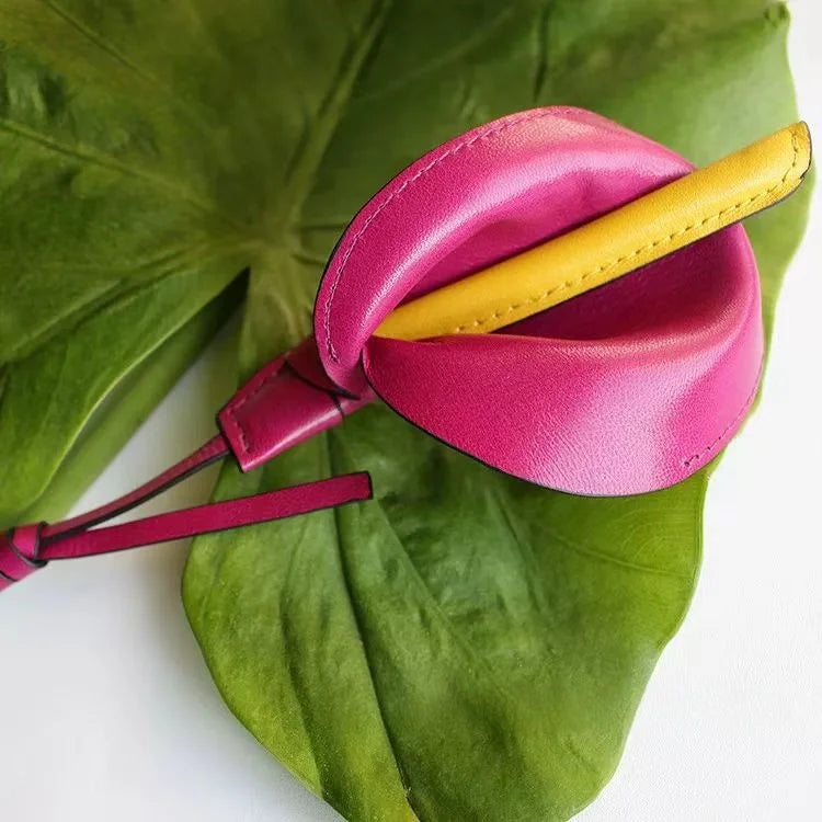 Calla Lily Leather Bag Charm – Handmade Genuine Leather Floral Keychain | Elegant Purse Accessory | Unique Gift for Women