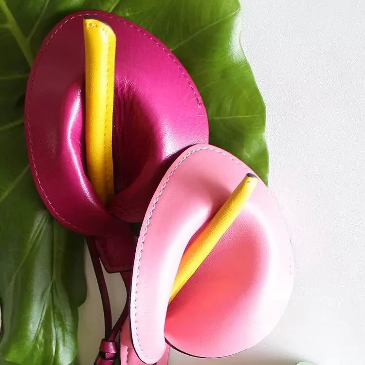 Calla Lily Leather Bag Charm – Handmade Genuine Leather Floral Keychain | Elegant Purse Accessory | Unique Gift for Women