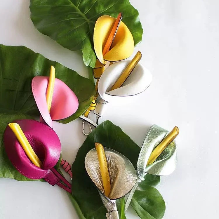 Calla Lily Leather Bag Charm – Handmade Genuine Leather Floral Keychain | Elegant Purse Accessory | Unique Gift for Women