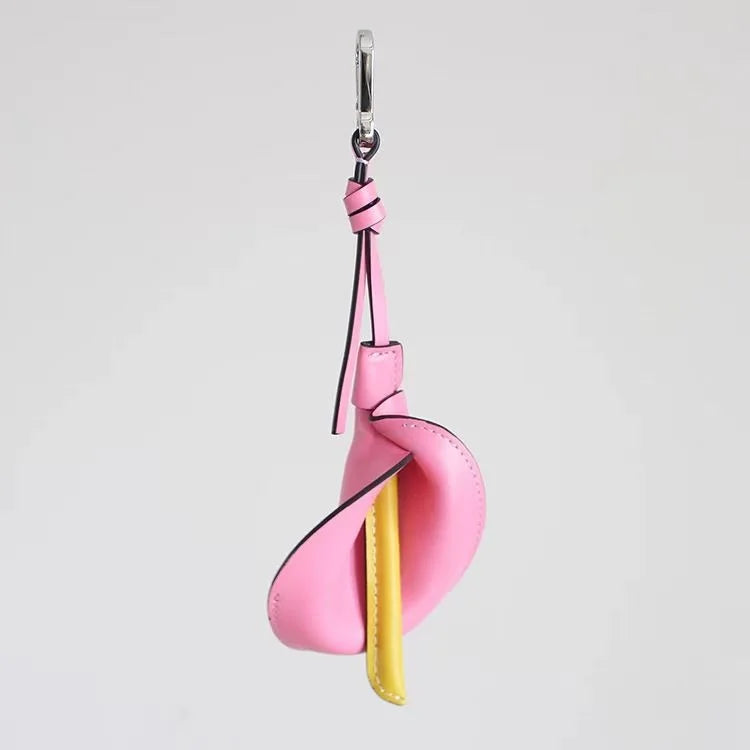 Calla Lily Leather Bag Charm – Handmade Genuine Leather Floral Keychain | Elegant Purse Accessory | Unique Gift for Women