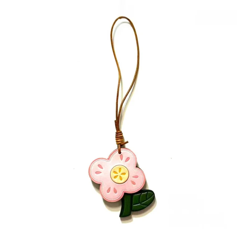 Four-Leaf Clover Leather Bag Charm – Handmade Full-Grain Leather Floral Pendant | Minimal Pastoral Style Handbag Accessory | Lucky Gift for Her
