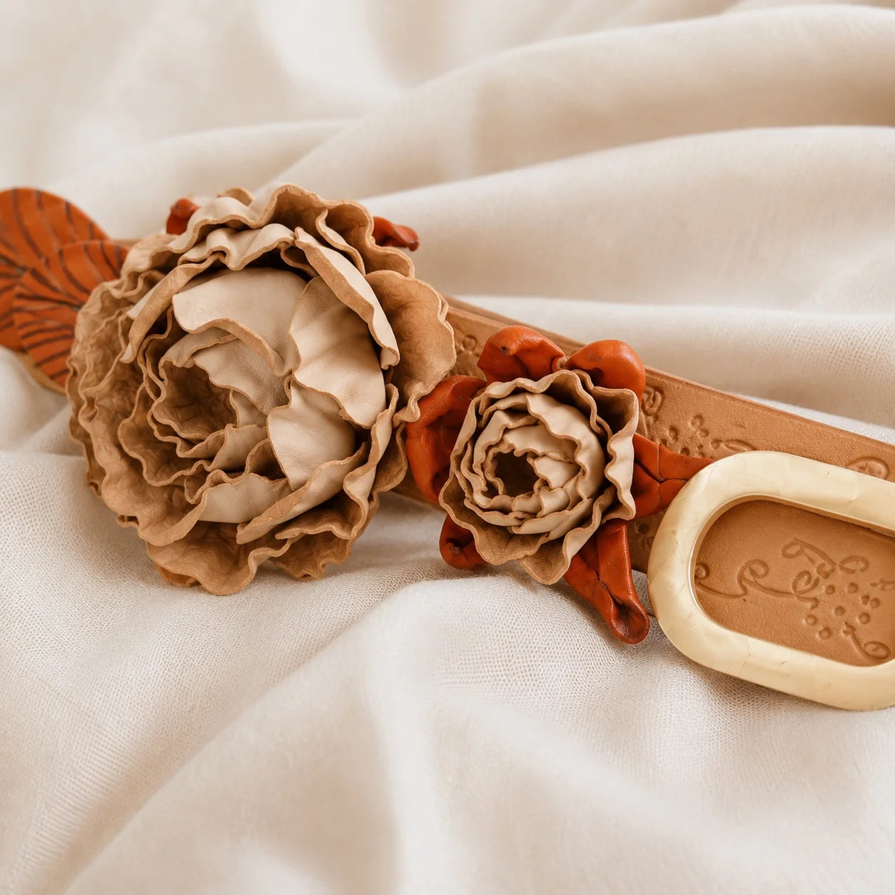 Antique Rose Bloom Leather Floral Waist Belt – Handcrafted Vegetable-Tanned Leather Flower Belt for Dresses, Skirts & Light Outerwear