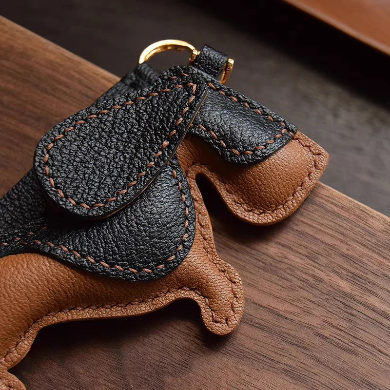 Basset Hound Leather Bag Charm – Handmade Full-Grain Lambskin Pendant | Long-Eared Dog Keychain | Artisan Gift for Pet Lovers