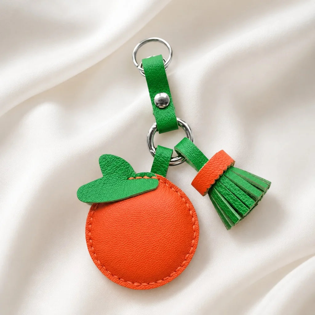 Dije de cuero naranja para bolso – Colgante de fruta de piel de vaca hecho a mano | Bonito llavero de cítricos | Regalo creativo para parejas y mejores amigas