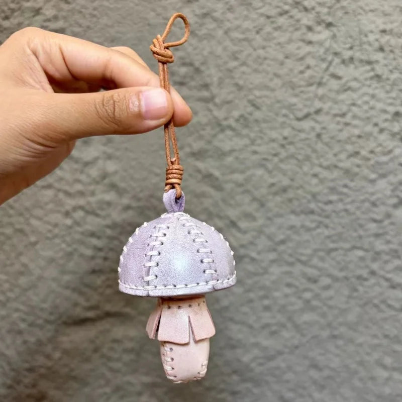 Dije de bolso de piel de hongo artesanal – Colgante 3D de piel de vaca plena flor | Accesorio botánico original | Regalo artesanal para amantes de la naturaleza