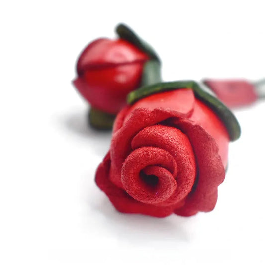 Dije para bolso de piel con forma de rosa floreciente: colgante hecho a mano de piel de cabra en rosa suave | Accesorio romántico con rosas de inspiración nórdica | Regalo elegante para mujer