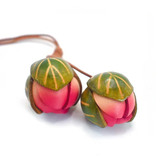 Dije para bolso de cuero Joyful Bloom: colgante de flor de cuero flor hecho a mano | Llavero de inspiración botánica | Regalo único y accesorio para bolso