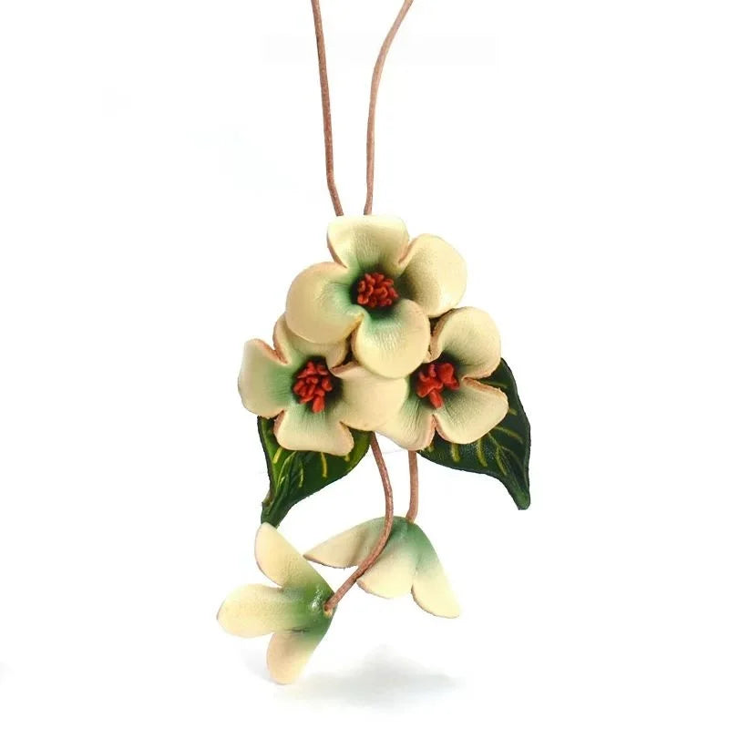 Dije para bolso de cuero "Flor de Amor" – Colgante de flor de cuero flor hecho a mano | Elegante llavero botánico | Regalo romántico para mujer
