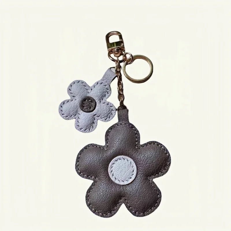 Exquisite Dual - Flower Horseshoe Buckle Sunflower Leather Charm - Multicolor Combination for Bags, Backpacks, and Keys, Perfect as a High - End Gift - shewearing