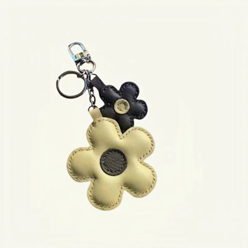Exquisite Dual - Flower Horseshoe Buckle Sunflower Leather Charm - Multicolor Combination for Bags, Backpacks, and Keys, Perfect as a High - End Gift - shewearing