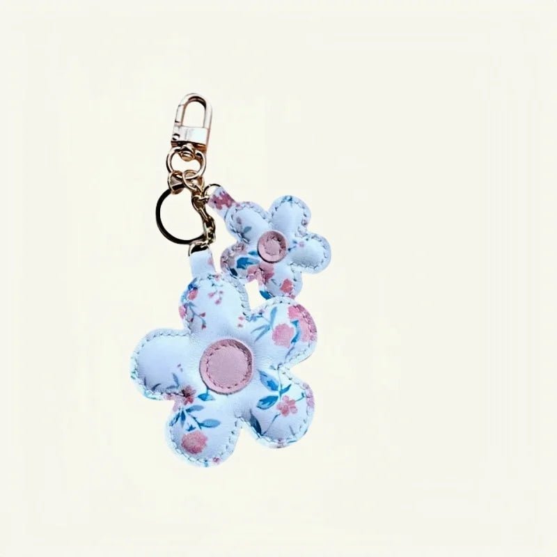 Exquisite Dual - Flower Horseshoe Buckle Sunflower Leather Charm - Multicolor Combination for Bags, Backpacks, and Keys, Perfect as a High - End Gift - shewearing