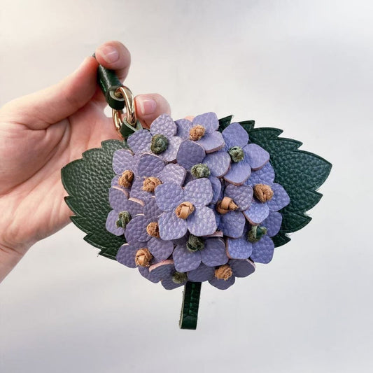 How to Choose a Meaningful Gift for Women Over 40
