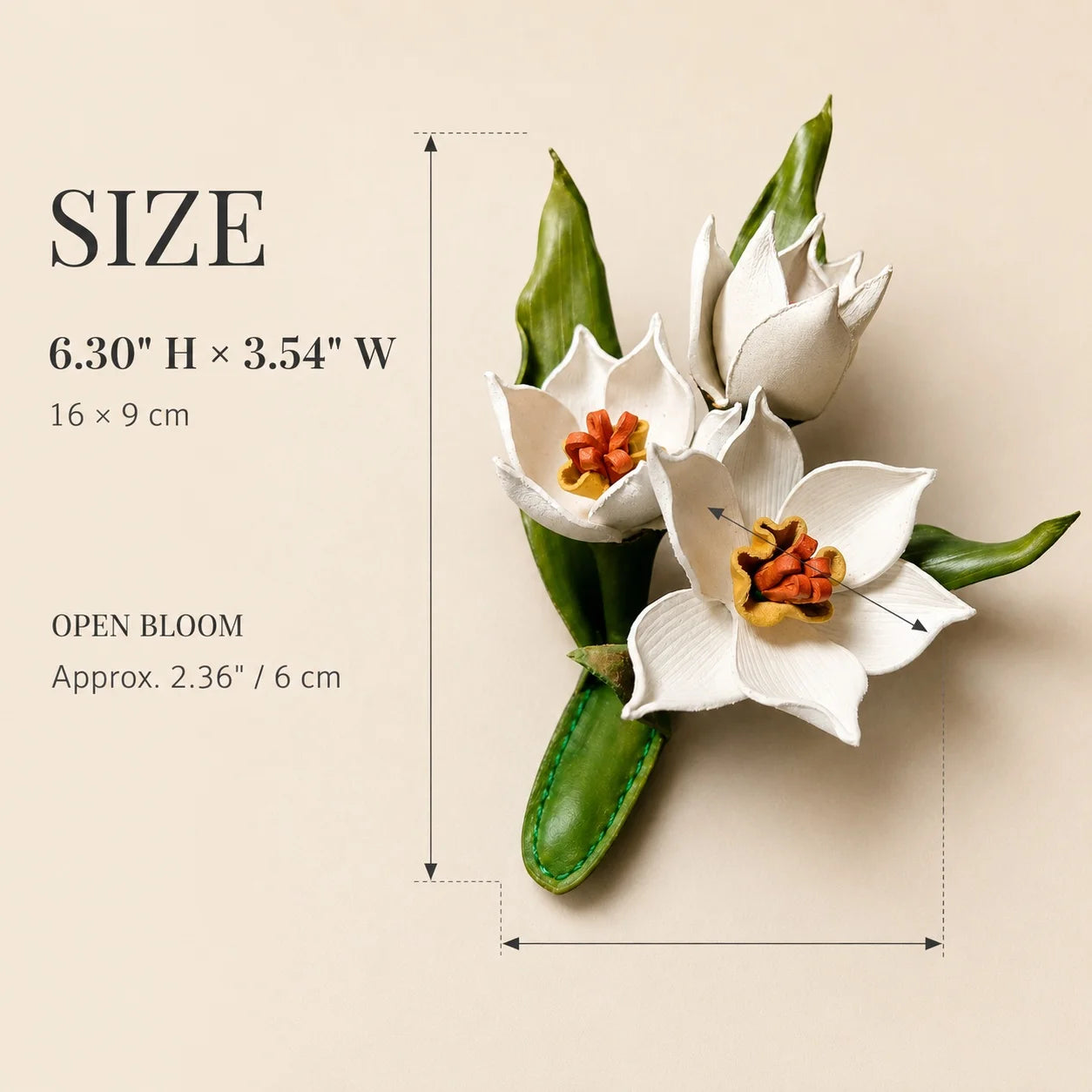 Broche de piel de narciso blanco hecho a mano, accesorio floral escultural llamativo para mujer