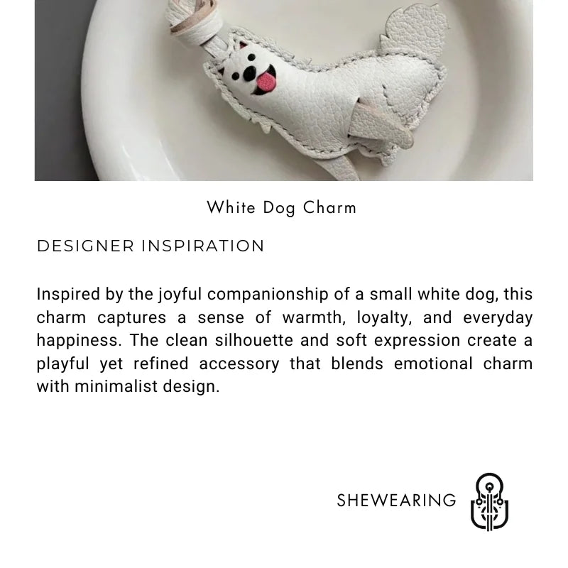 Lindo Amuleto de Piel con Perro Blanco – Colgante de Cachorro Hecho a Mano de Piel de Grano Completo | Llavero Minimalista Inspirado en Mascotas | Regalo Juguetón para Ella
