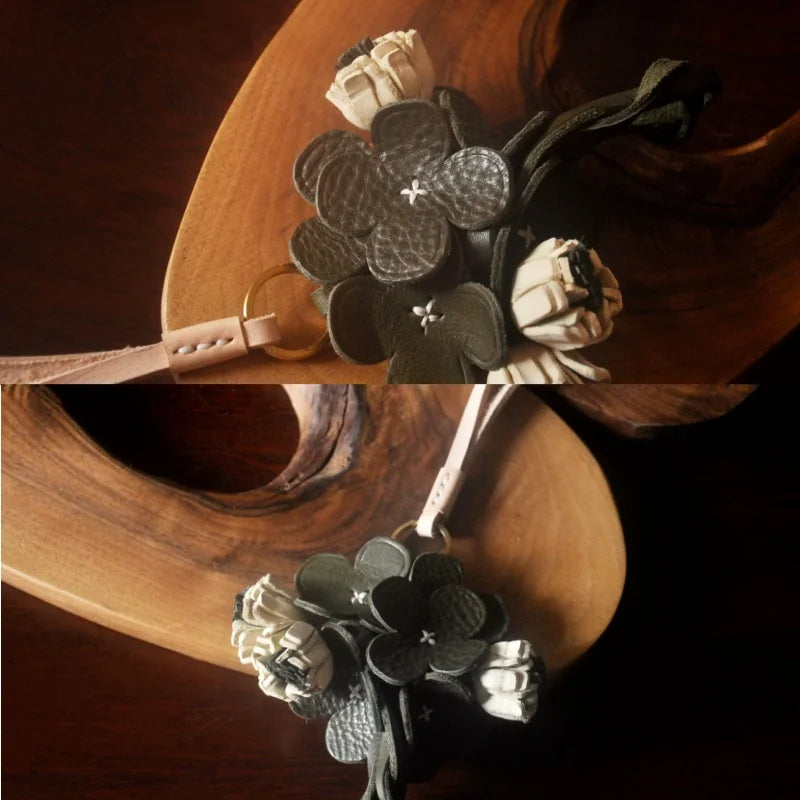 Colgante botánico de cuero en forma de flor para bolso – Colgante floral de cuero de plena flor hecho a mano | Accesorio para bolso en 3D con capas | Regalo elegante para ella