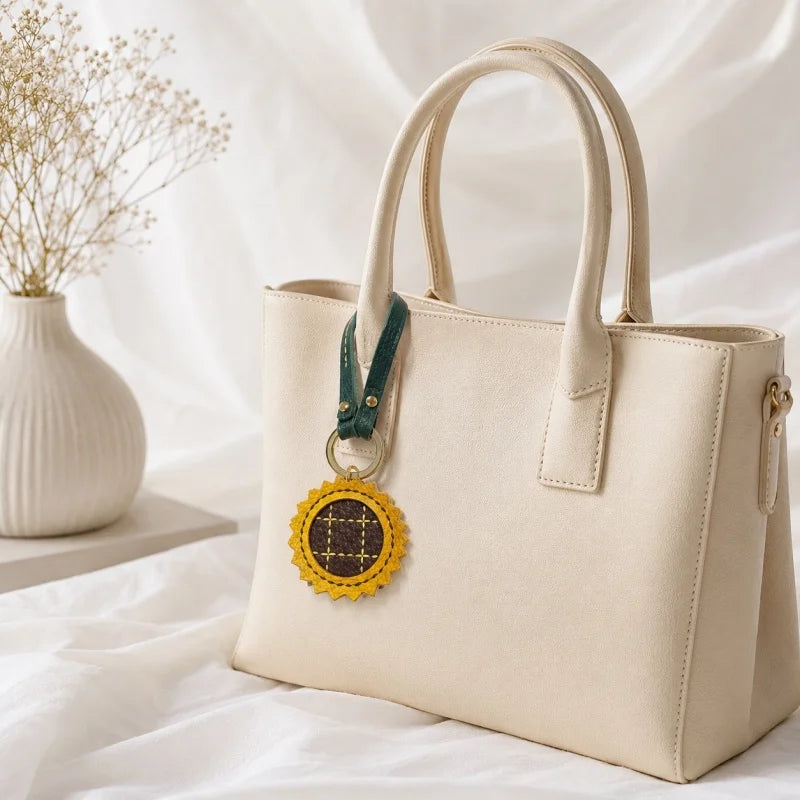 Sunflower Leather Bag Charm – Handmade Full-Grain Cowhide Pendant | Cute Sunflower Keychain | Creative Handcrafted Gift for Couples & Women