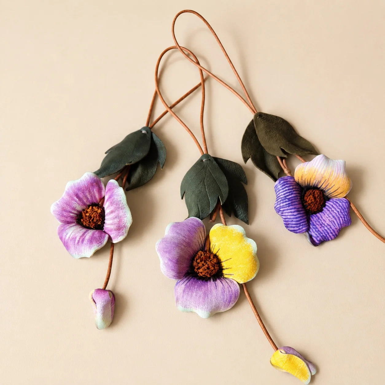 Hand-Painted Leather Poppy Flower Bag Charm with Botanical Leaves and Artistic Floral Detail for Elegant Handbags