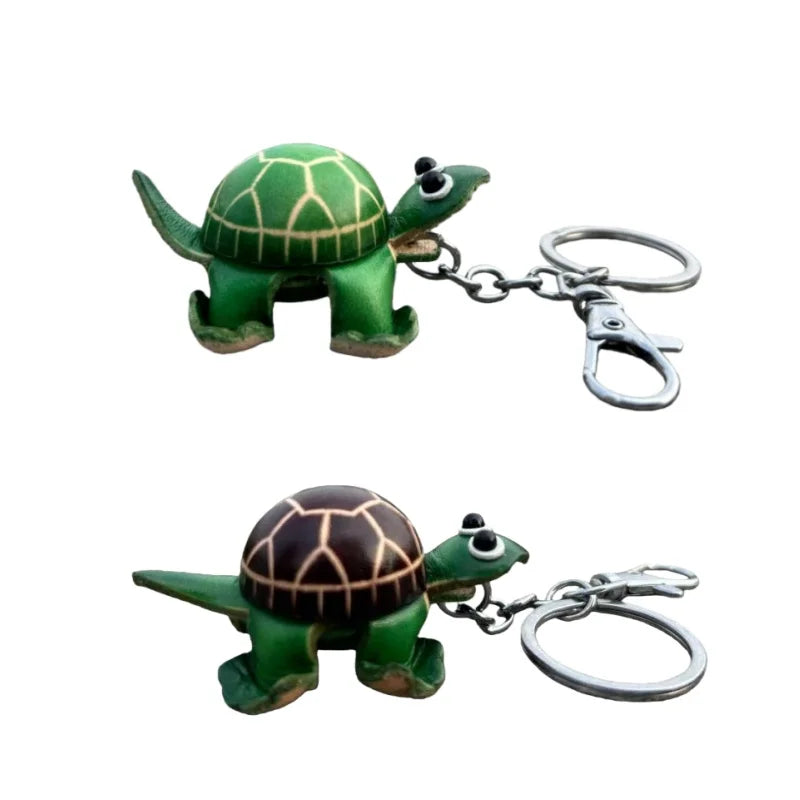 Dije de tortuga para bolso pintado a mano – Llavero de piel de vaca hecho a mano | Símbolo de paciencia y longevidad | Un regalo artesanal y considerado para ella