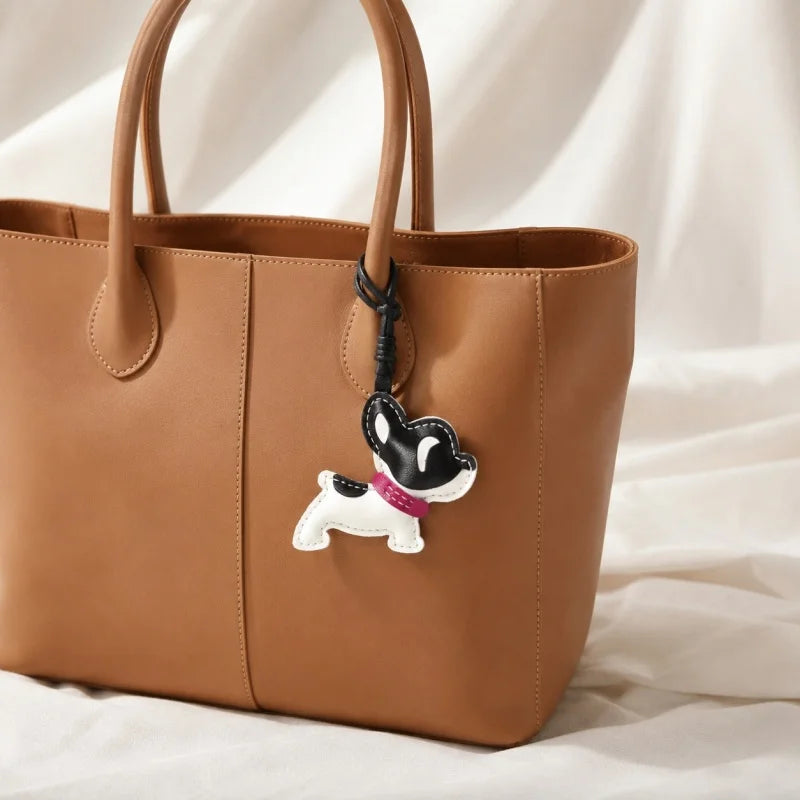 Llavero de cuero de bulldog francés hecho a mano – Llavero de perro de piel de cordero suave | Bonito colgante de bolso de cachorro blanco y negro | Regalo artesanal accesorio para bolso para mujer