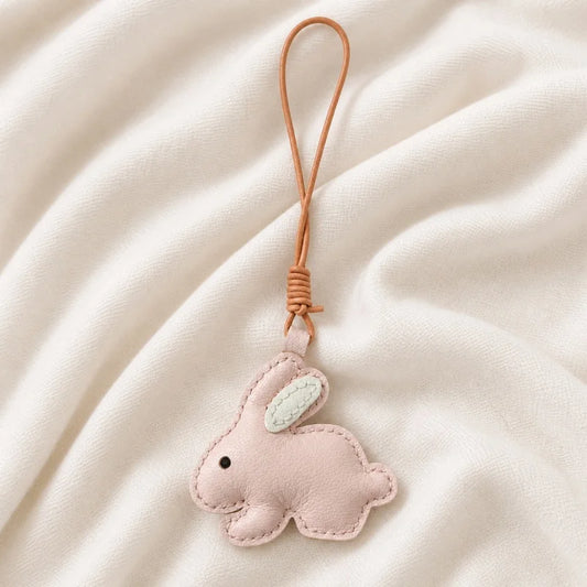 Llavero Minimalista de Conejo de Piel – Hecho a Mano con Piel de Cabra de Grano Completo | Accesorio Suave y Neutro para Bolso | Regalo Diario para Ella