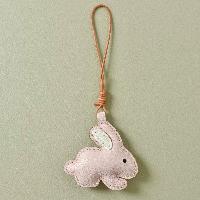 Llavero Minimalista de Conejo de Piel – Hecho a Mano con Piel de Cabra de Grano Completo | Accesorio Suave y Neutro para Bolso | Regalo Diario para Ella