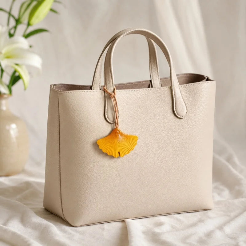 Vintage Ginkgo Leaf Leather Bag Charm – Handcrafted Full-Grain Leather Pendant | Autumn-Inspired Handbag & Backpack Accessory | Elegant Gift for Her