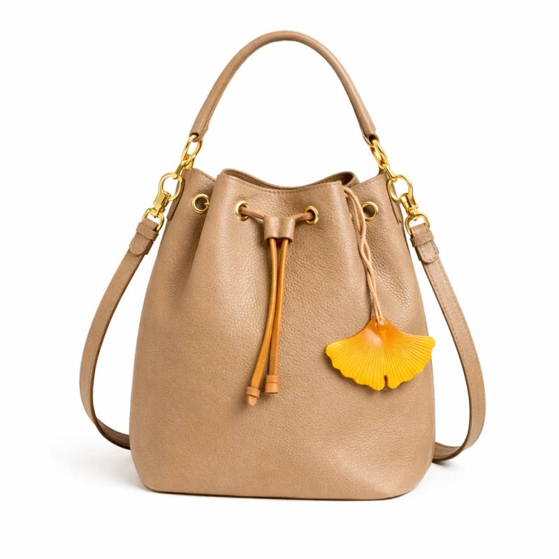 Vintage Ginkgo Leaf Leather Bag Charm – Handcrafted Full-Grain Leather Pendant | Autumn-Inspired Handbag & Backpack Accessory | Elegant Gift for Her