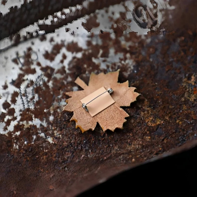 Maple & Ginkgo Leather Brooch – Handmade Japanese-Style Autumn Leaf Pin | Artistic Cowhide Lapel Badge | Unique Seasonal Gift for Nature Lovers