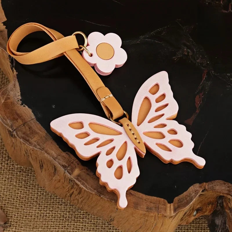 Llavero Colgante de Mariposa Hueca Grande de Cuero – Colgante Artesanal de Cuero de Grano Completo | Diseño Calado Artesanal | Regalo Elegante para Ella