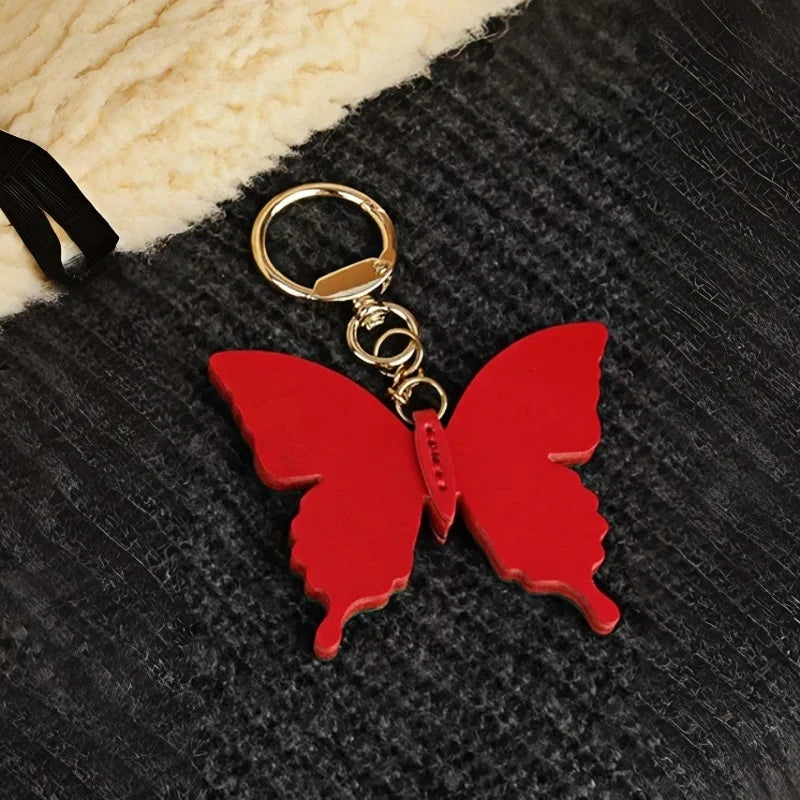 Llavero Colgante de Mariposa Hueca Grande de Cuero – Colgante Artesanal de Cuero de Grano Completo | Diseño Calado Artesanal | Regalo Elegante para Ella