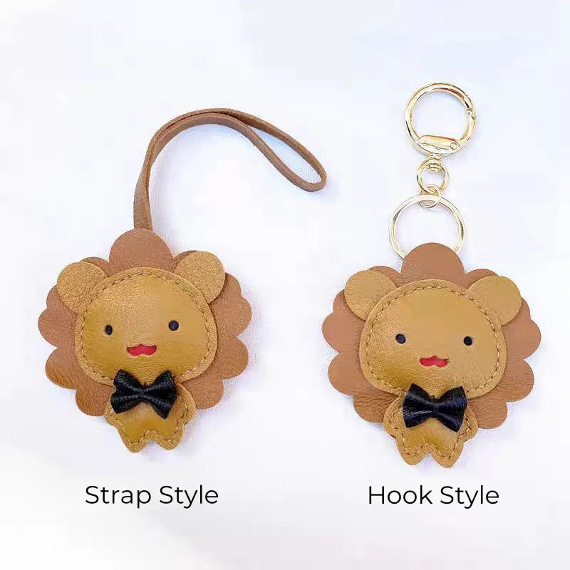 Charming Little Lion Leather Bag Charm – Handcrafted Full-Grain Goatskin Pendant with Bowtie | Customizable Keychain Accessory | Cute Gift for Women