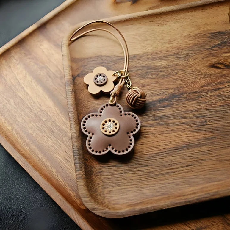 Bloom & Fruit Leather Flower Bag Charm – Handmade Two-Tone Pendant in Premium Cowhide | Artisanal Floral Keychain | Elegant Accessory for Handbags or Backpacks