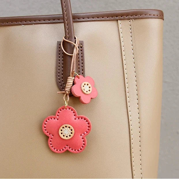 Bloom & Fruit Leather Flower Bag Charm – Handmade Two-Tone Pendant in Premium Cowhide | Artisanal Floral Keychain | Elegant Accessory for Handbags or Backpacks