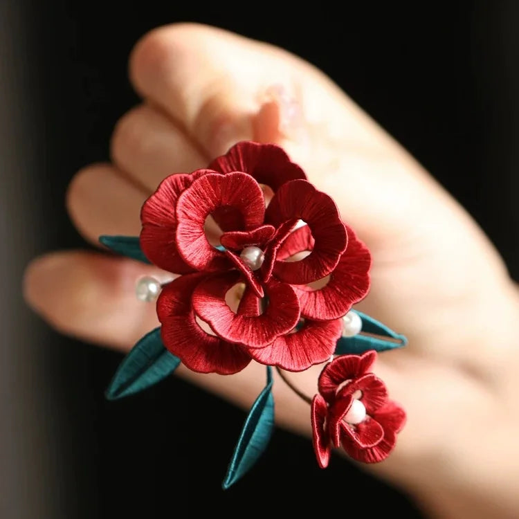 Silk-Wrapped Rose Brooch – Handmade Chan Hua Vintage Red Floral Pin for Coats and Dresses