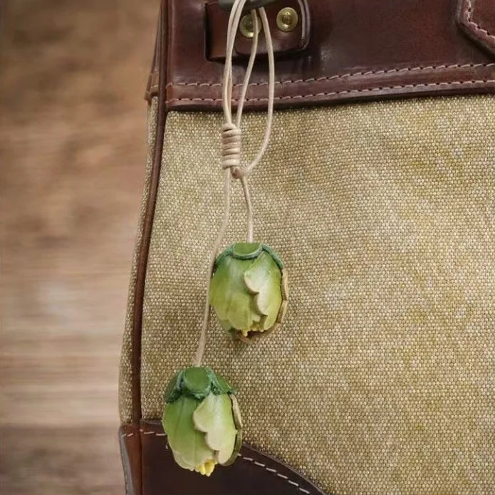 Handmade Tulip Bud Leather Bag Charm – Full-Grain Cowhide Pendant | Artisan Floral Keychain | Unique Leather Handbag Decoration